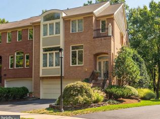 11514 Hemingway Dr, Reston, VA 20194