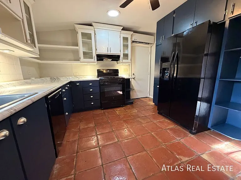 2732 N Martin Ave — Photo 20