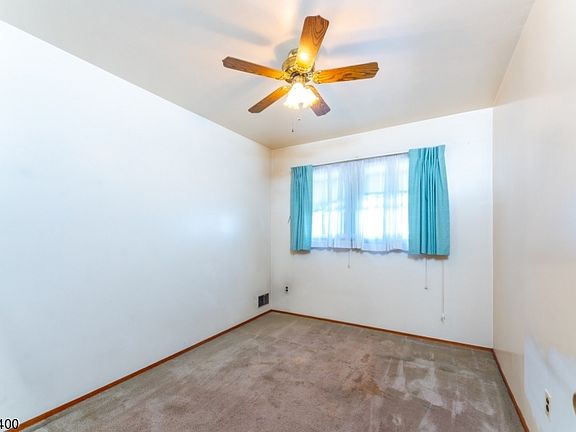 5th image of 322 Dietz St
