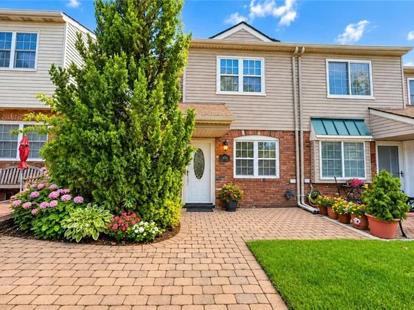 6 Revere Ln, Staten Island, NY 10306