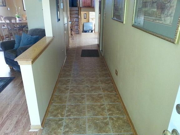 3rd image of 5919 W 88th St