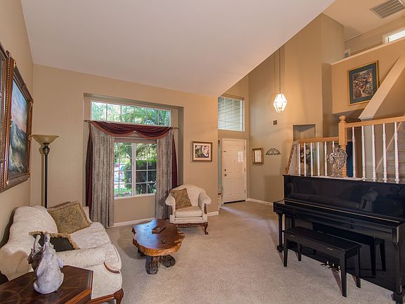 5th image of 524 Brennen Cir