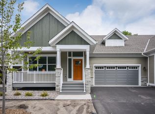 642 Lovell Ave, Roseville, MN 55113