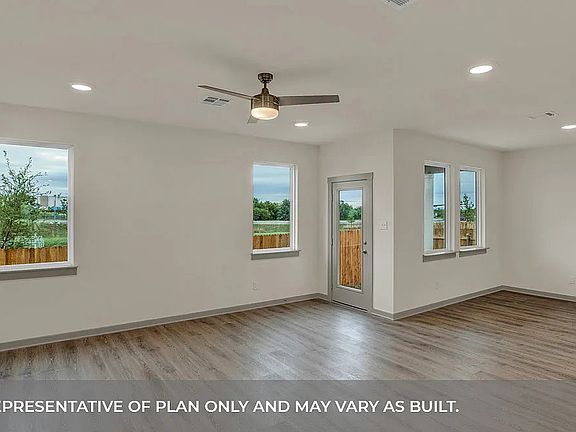 3rd image of 124 Windsor Blvd