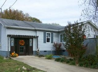 8202 Anna Ave, Hamlin, WV 25523