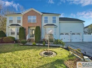 52 Dickinson Ln, Old Bridge, NJ 08857