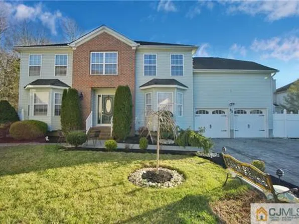 52 Dickinson Ln, Old Bridge, NJ 08857