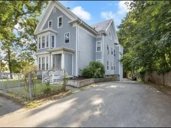 31 Lyman St, Brockton, MA 02302