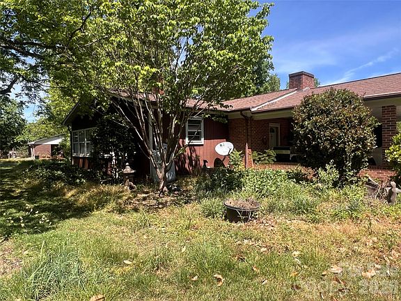 2nd image of 3393 Anderson Mountain Rd