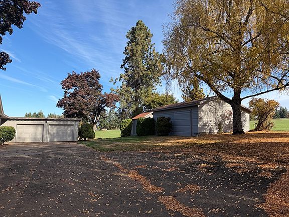 2nd image of 2678 Drift Creek Rd NE