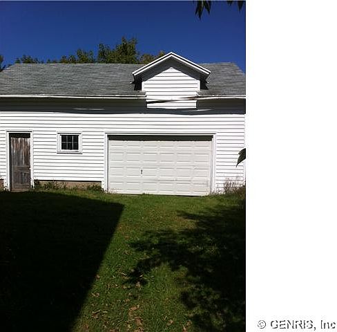 2nd image of 13327 Seneca St