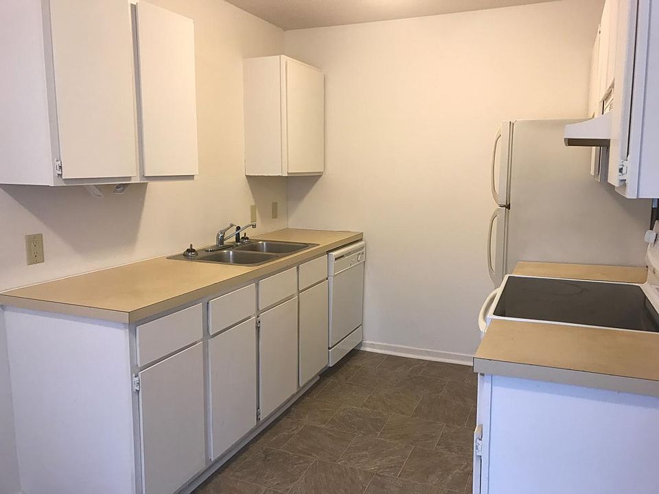 1st image of 654 136th Ave APT 2