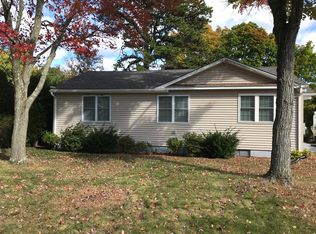 89 Kensington St, Feeding Hills, MA 01030