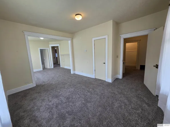 528 S 26th Ave Suite B, Omaha, NE 68105