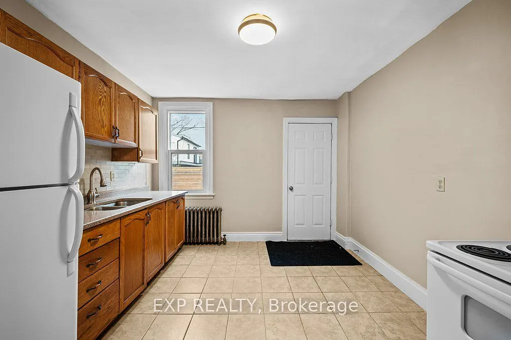 4 bed, $2,100 — Photo 3