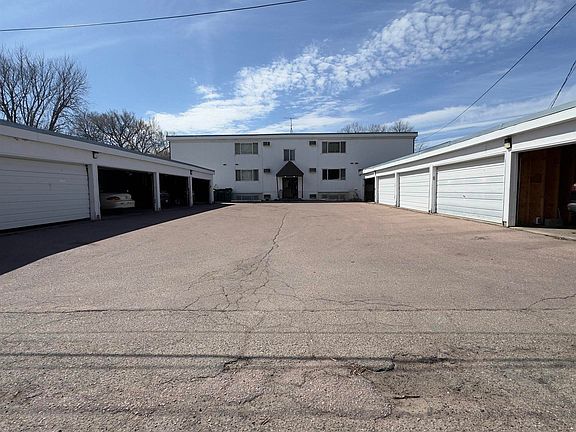 5th image of 708 S Prairie Ave #2096f23bb
