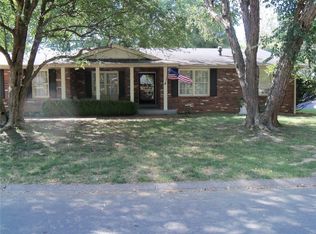 5316 Dixon Dr, Godfrey, IL 62035