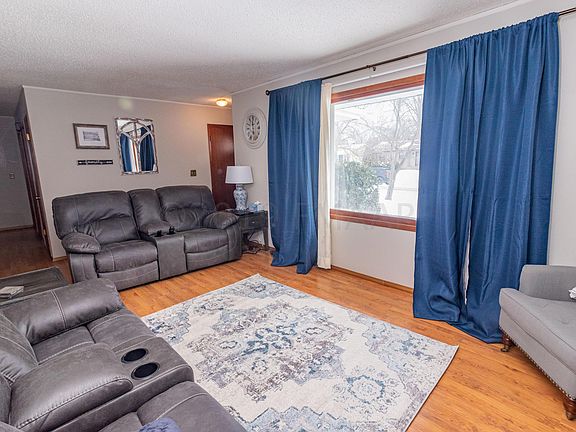 3rd image of 902 2nd St E