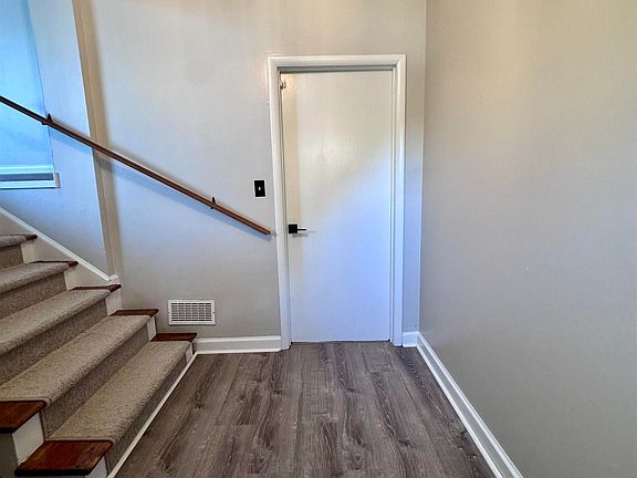 3rd image of 910 Alford Ave