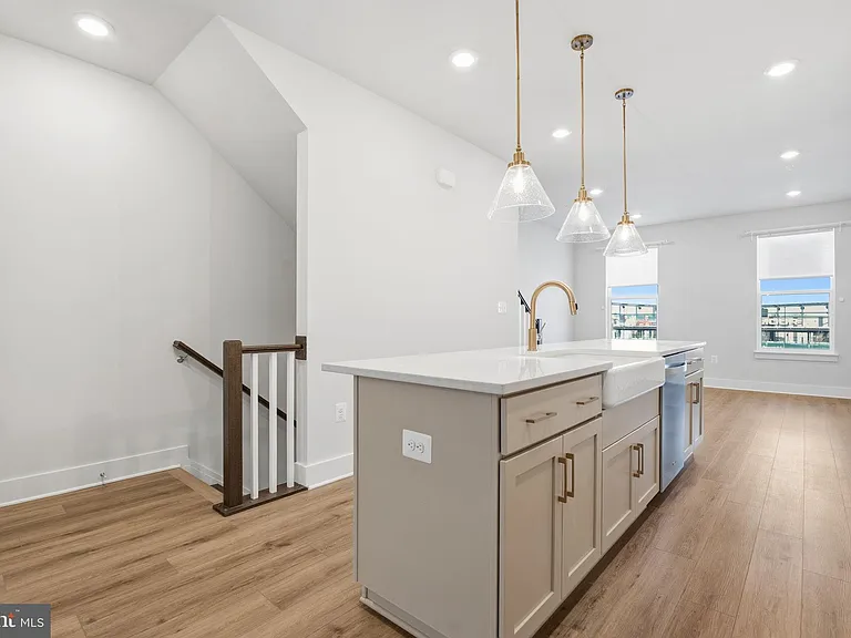 116 Crown St — Photo 9