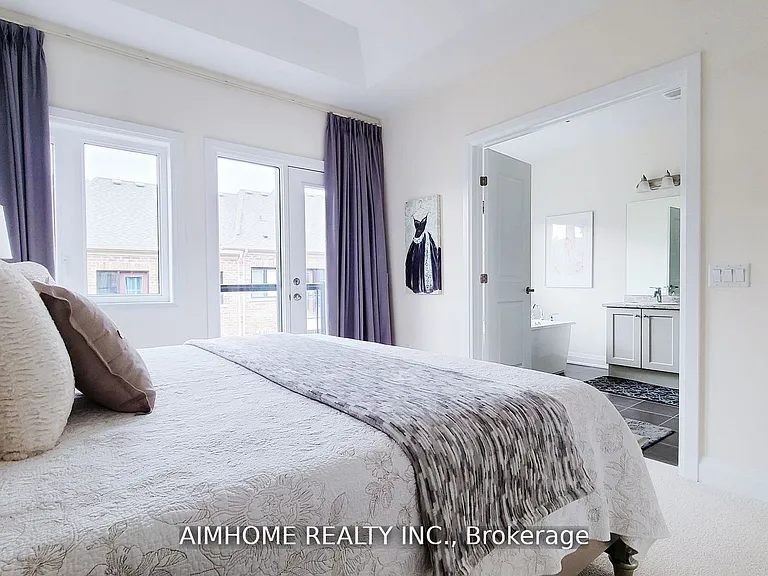 45 Duncombe Ln — Photo 10