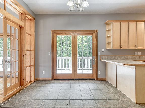 2nd image of 1305 Lawrence St