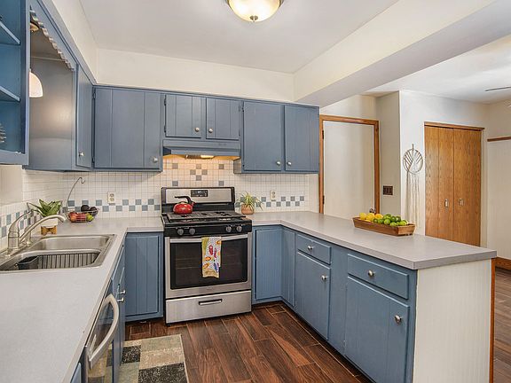 3rd image of 4258 Nancy St