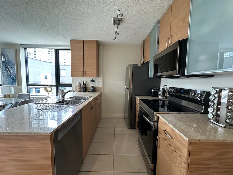 977 Mainland St #511 — Photo 10