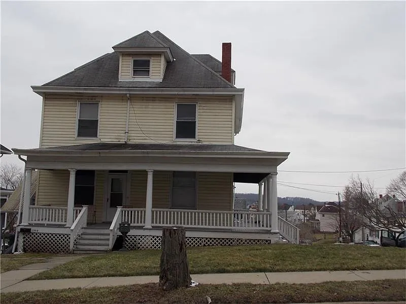 204 Wilson Ave photo 1