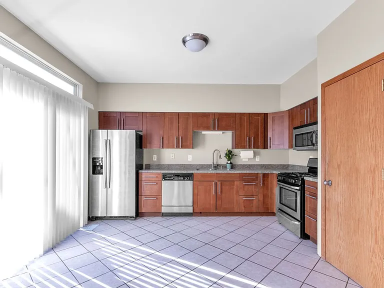 22311 W Niagara Ct — Photo 8