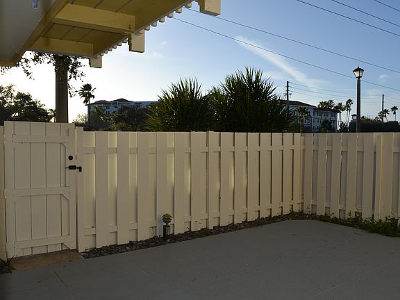 4th image of 176 Seabreeze Cir