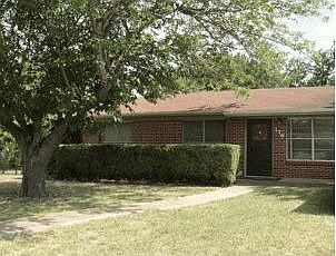 1st image of 110 W Robin Ln