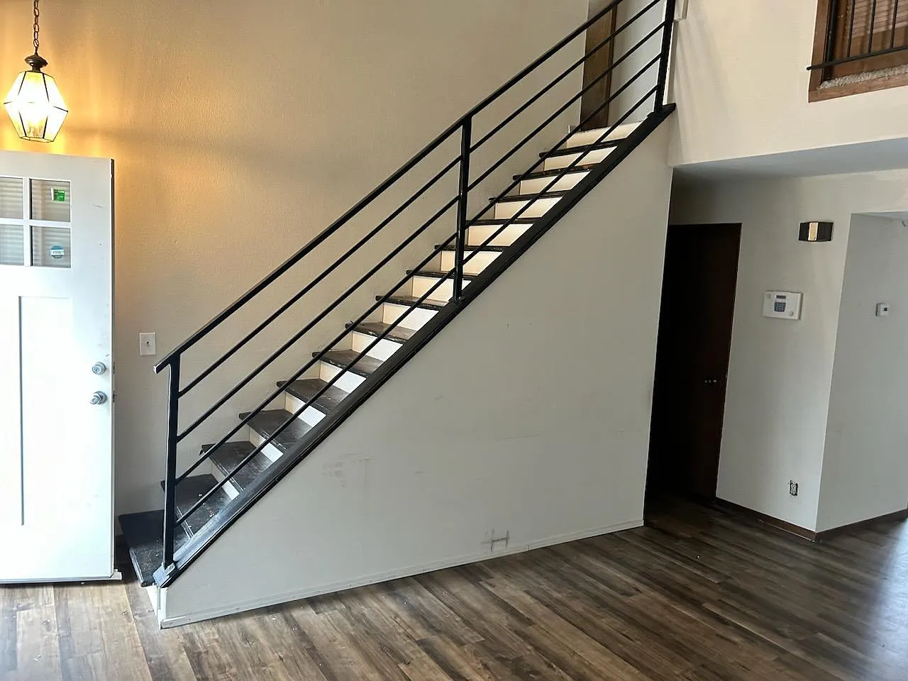 3 bed, 1974 sqft, $1,650 — Photo 2
