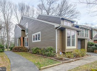 11416 Fairway Dr, Reston, VA 20190