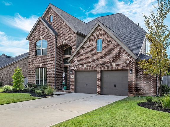 2nd image of 119 N Greatwood Glen Pl