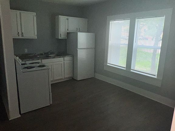4th image of 732 W Richard Ave #1