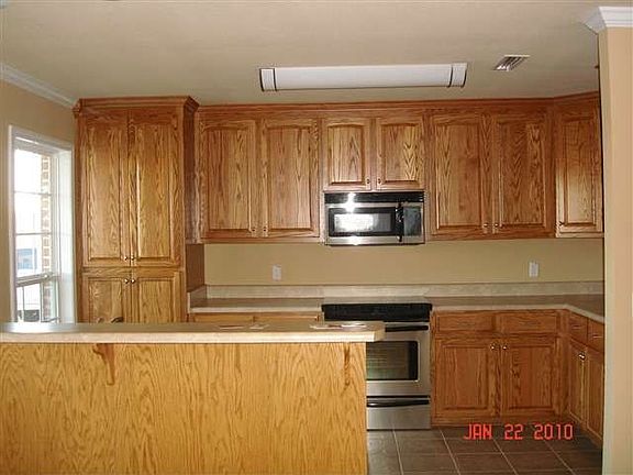 2nd image of 103 Stonehedge Dr