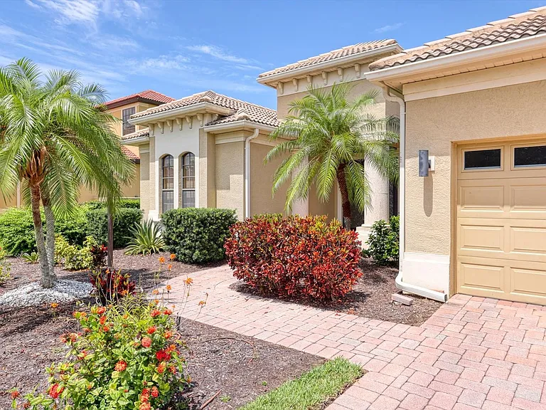 4688 Tuscana Dr — Photo 17