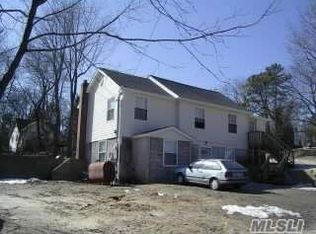 25 Nautilus Rd, Rocky Point, NY 11778