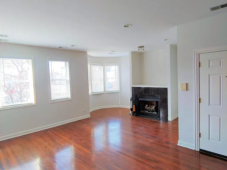 521 N Racine Ave #2 — Photo 7