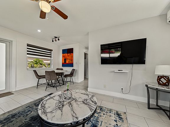4th image of 1004 NE 18th St