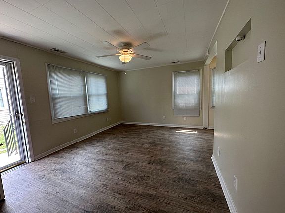 3rd image of 1528 Redwood Dr