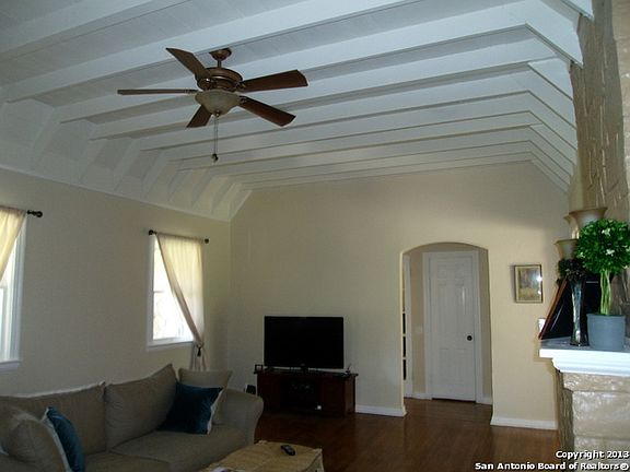 2nd image of 2206 W Magnolia