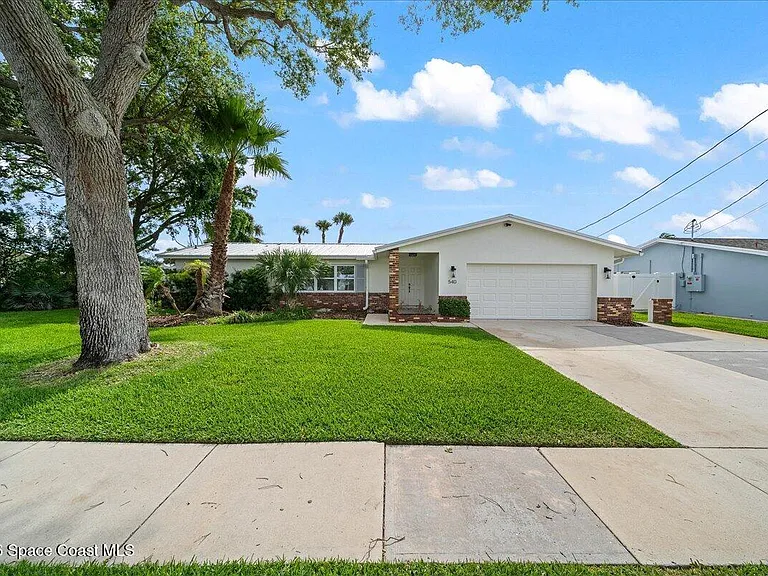 540 Albatross St — Photo 1