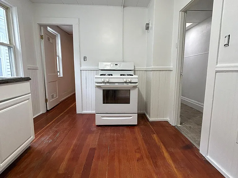 93 W Pearl St #7 — Photo 4