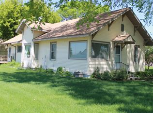 211 Carey St, Lewellen, NE 69147