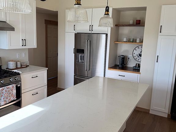 5th image of 263 Glory Ln