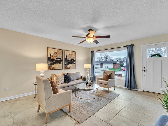 5th image of 41772 Aspen Dr