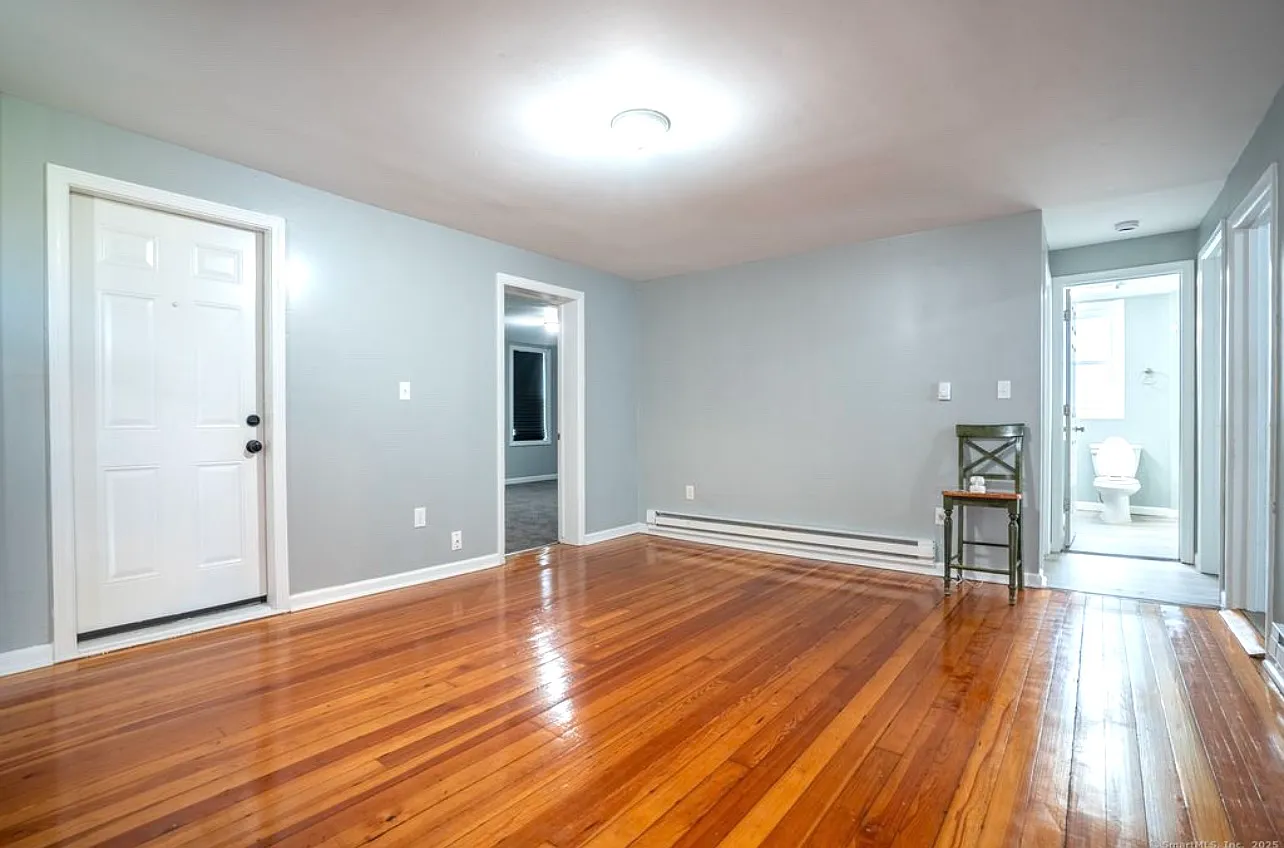 42 Prospect St — Photo 2