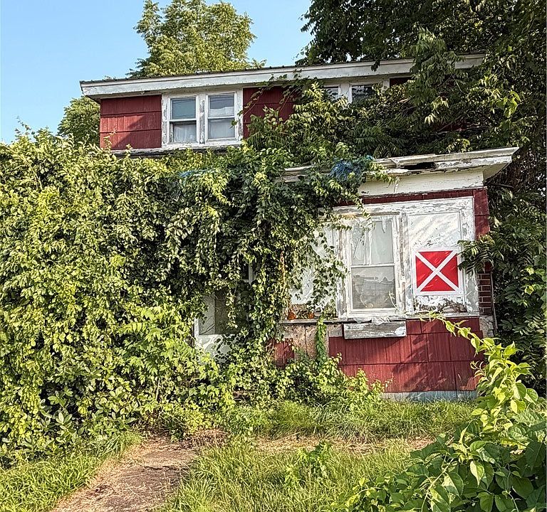 1st image of 108 Division St
